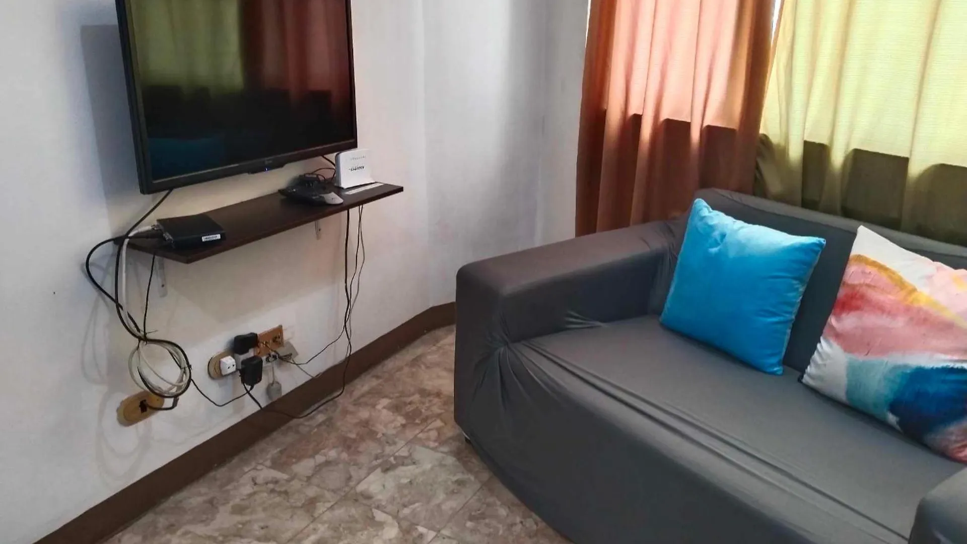 Apartment Big 1 Bedroom Condo Beside De La Salle Taft Manila